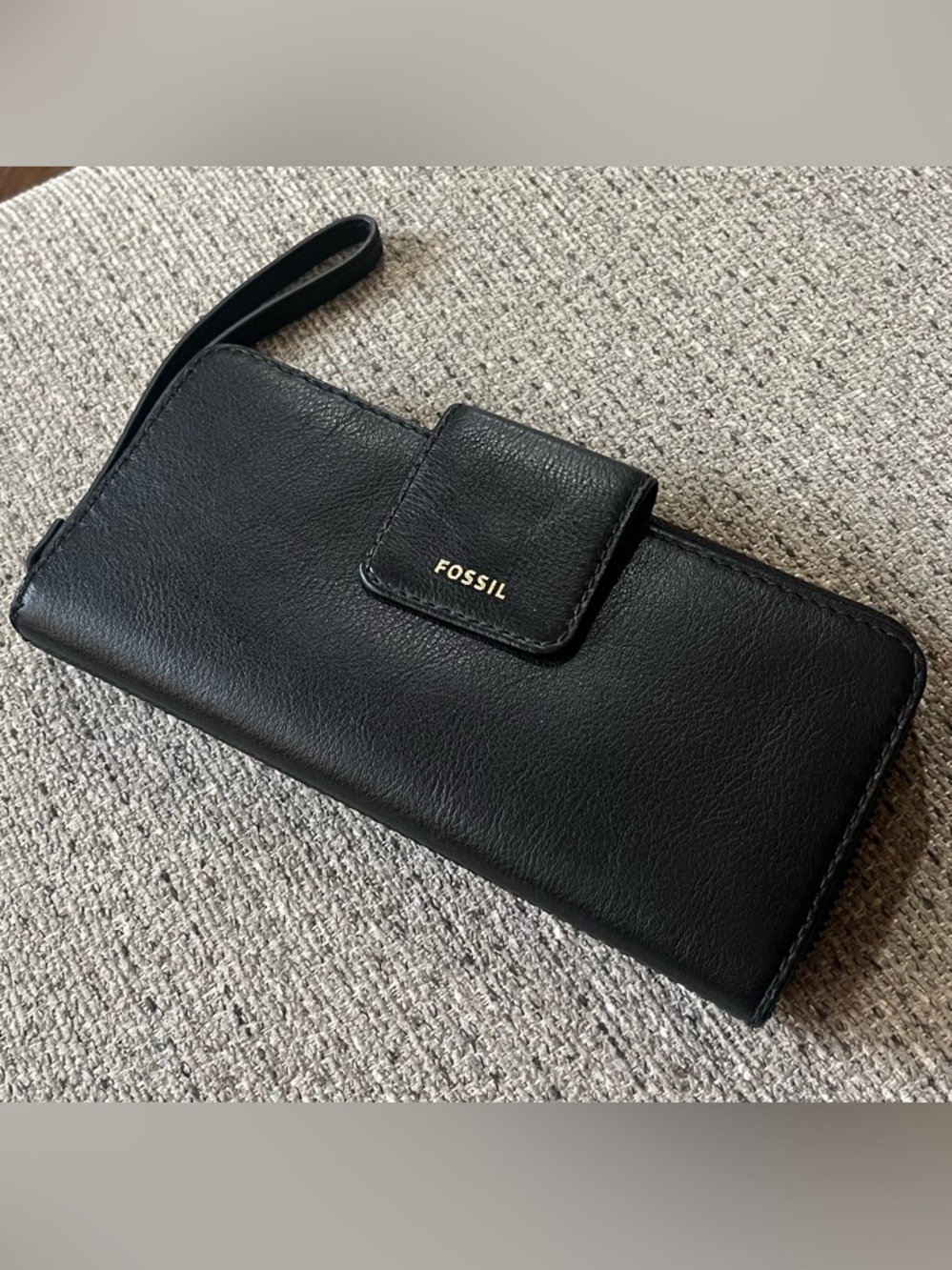 NWT Fossil Madison Black Leather Zip-Round Wristlet Wallet 7 3/4 x 3 1/2 Inches